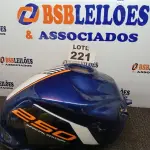 LOTE 221 - 01 - TANQUE DE COMBUSTÍVEL HONDA CB 250 TWISTER (NO ESTADO, NÃO SABEMOS SE FUNCIONA. LEILÃO NÃO TEM GARANTIA E NEM DEVOLUÇÃO, SUJEITO A POSSÍVEIS AVARIAS VISÍVEIS/OCULTAS E/OU AUSÊNCIA DE COMPONENTES)