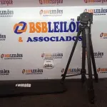 LOTE 080 - 01 TRIPÉ DE CÂMERA MARCA LUCACELL LCT-3016. (NO ESTADO) ATENÇÃO! FAZER A VISITAÇÃO ANTES DE ARREMATAR, NÃO SABEMOS SE FUNCIONA. LEILÃO NÃO TEM GARANTIA E NEM DEVOLUÇÃO, SUJEITO A POSSÍVEIS AVARIAS VISÍVEIS/OCULTAS E/OU AUSÊNCIA DE COMPONENTES.