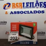 LOTE 202 - 01 REFLETOR DECORLED SUPERLED 220V 100W LUZ BRANCA DECORLUX NOVO. (NO ESTADO) ATENÇÃO! FAZER A VISITAÇÃO ANTES DE ARREMATAR, NÃO SABEMOS SE FUNCIONA. LEILÃO NÃO TEM GARANTIA E NEM DEVOLUÇÃO, SUJEITO A POSSÍVEIS AVARIAS VISÍVEIS/OCULTAS E/OU AUSÊNCIA DE COMPONENTES.