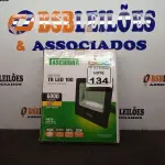 LOTE 134 - 01 REFLETORES TR LED 100W 3000K PRETO – TASHIBRA NOVO. (NO ESTADO) ATENÇÃO! FAZER A VISITAÇÃO ANTES DE ARREMATAR, NÃO SABEMOS SE FUNCIONA. LEILÃO NÃO TEM GARANTIA E NEM DEVOLUÇÃO, SUJEITO A POSSÍVEIS AVARIAS VISÍVEIS/OCULTAS E/OU AUSÊNCIA DE COMPONENTES.