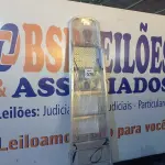 LOTE 075 - 01 ESCADA ALUMINIO 06 DEGRAUS MAESTRO.  (NO ESTADO) ATENÇÃO! FAZER A VISITAÇÃO ANTES DE ARREMATAR, NÃO SABEMOS SE FUNCIONA. LEILÃO NÃO TEM GARANTIA E NEM DEVOLUÇÃO, SUJEITO A POSSÍVEIS AVARIAS VISÍVEIS/OCULTAS E/OU AUSÊNCIA DE COMPONENTES.