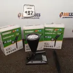 LOTE 187 - 03 ESPETOS JARDIM SOLAR SUNSHINE ES1 3W LED 6500K TASHIBRA NOVO.  (NO ESTADO) ATENÇÃO! FAZER A VISITAÇÃO ANTES DE ARREMATAR, NÃO SABEMOS SE FUNCIONA. LEILÃO NÃO TEM GARANTIA E NEM DEVOLUÇÃO, SUJEITO A POSSÍVEIS AVARIAS VISÍVEIS/OCULTAS E/OU AUSÊNCIA DE COMPONENTES.
