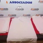 LOTE 038 - 01 COBRE LEITO, 01 COLCHA E 03 FRONHAS BORDADOS NA COR ROSA. (NO ESTADO) ATENÇÃO! FAZER A VISITAÇÃO ANTES DE ARREMATAR, NÃO SABEMOS SE FUNCIONA. LEILÃO NÃO TEM GARANTIA E NEM DEVOLUÇÃO, SUJEITO A POSSÍVEIS AVARIAS VISÍVEIS/OCULTAS E/OU AUSÊNCIA DE COMPONENTES.
