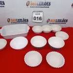 LOTE 016 - 01 PEQUENA TRAVESSA, 01 PETISQUEIRA, 04 POTES DE SOBREMESA E 03 TIGELAS DIVERSAS. (NO ESTADO) ATENÇÃO! FAZER A VISITAÇÃO ANTES DE ARREMATAR, NÃO SABEMOS SE FUNCIONA. LEILÃO NÃO TEM GARANTIA E NEM DEVOLUÇÃO, SUJEITO A POSSÍVEIS AVARIAS VISÍVEIS/OCULTAS E/OU AUSÊNCIA DE COMPONENTES.