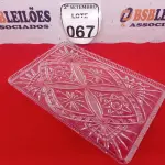 LOTE 067 - 01 BANDEJA CRISTAL BOHEMIA. (NO ESTADO) ATENÇÃO! FAZER A VISITAÇÃO ANTES DE ARREMATAR, NÃO SABEMOS SE FUNCIONA. LEILÃO NÃO TEM GARANTIA E NEM DEVOLUÇÃO, SUJEITO A POSSÍVEIS AVARIAS VISÍVEIS/OCULTAS E/OU AUSÊNCIA DE COMPONENTES.