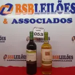 LOTE 053 - 01 GARRAFA DE VINHO TRAVESSIA BRANCO 750ML E 01 GARRAFA DE VINHO PANUL CABERNET SAUVIGNON 2013 750ML. (NO ESTADO) ATENÇÃO! FAZER A VISITAÇÃO ANTES DE ARREMATAR, NÃO SABEMOS SE FUNCIONA. LEILÃO NÃO TEM GARANTIA E NEM DEVOLUÇÃO, SUJEITO A POSSÍVEIS AVARIAS VISÍVEIS/OCULTAS E/OU AUSÊNCIA DE COMPONENTES.
