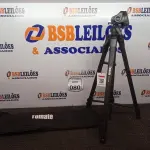 LOTE 080 - 01 TRIPÉ DE CÂMERA MARCA LUCACELL LCT-3016. (NO ESTADO) ATENÇÃO! FAZER A VISITAÇÃO ANTES DE ARREMATAR, NÃO SABEMOS SE FUNCIONA. LEILÃO NÃO TEM GARANTIA E NEM DEVOLUÇÃO, SUJEITO A POSSÍVEIS AVARIAS VISÍVEIS/OCULTAS E/OU AUSÊNCIA DE COMPONENTES.