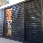 LOTE 050 - 01 JANELA VENEZIANA 2X1. (NO ESTADO) ATENÇÃO! FAZER A VISITAÇÃO ANTES DE ARREMATAR, NÃO SABEMOS SE FUNCIONA. LEILÃO NÃO TEM GARANTIA E NEM DEVOLUÇÃO, SUJEITO A POSSÍVEIS AVARIAS VISÍVEIS/OCULTAS E/OU AUSÊNCIA DE COMPONENTES.