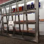 LOTE 200 - 01 JANELA VENEZIANA 80X60. (NO ESTADO) ATENÇÃO! FAZER A VISITAÇÃO ANTES DE ARREMATAR, NÃO SABEMOS SE FUNCIONA. LEILÃO NÃO TEM GARANTIA E NEM DEVOLUÇÃO, SUJEITO A POSSÍVEIS AVARIAS VISÍVEIS/OCULTAS E/OU AUSÊNCIA DE COMPONENTES.
