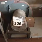 LOTE 106 - 01 CENTRIFUGA BLOWER COM MOTOR ELÉTRICO. (NO ESTADO) ATENÇÃO! FAZER A VISITAÇÃO ANTES DE ARREMATAR, NÃO SABEMOS SE FUNCIONA. LEILÃO NÃO TEM GARANTIA E NEM DEVOLUÇÃO, SUJEITO A POSSÍVEIS AVARIAS VISÍVEIS/OCULTAS E/OU AUSÊNCIA DE COMPONENTES.