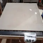 LOTE 381 - 01 CAIXA REGISTRADORA. (NO ESTADO) ATENÇÃO! FAZER A VISITAÇÃO ANTES DE ARREMATAR, NÃO SABEMOS SE FUNCIONA. LEILÃO NÃO TEM GARANTIA E NEM DEVOLUÇÃO, SUJEITO A POSSÍVEIS AVARIAS VISÍVEIS/OCULTAS E/OU AUSÊNCIA DE COMPONENTES.