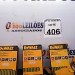 LOTE 406 - 06 CAIXAS DE GRAMPOS 18 GA ¼” NARROW CROWN STAPLES. (NO ESTADO) ATENÇÃO! FAZER A VISITAÇÃO ANTES DE ARREMATAR, NÃO SABEMOS SE FUNCIONA. LEILÃO NÃO TEM GARANTIA E NEM DEVOLUÇÃO, SUJEITO A POSSÍVEIS AVARIAS VISÍVEIS/OCULTAS E/OU AUSÊNCIA DE COMPONENTES.