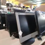 LOTE 356 - 08 MONITORES LCD MARCAS E MODELOS DIVERSOS PARA A RETIRADA DE PEÇAS. (NO ESTADO) ATENÇÃO! FAZER A VISITAÇÃO ANTES DE ARREMATAR, NÃO SABEMOS SE FUNCIONA. LEILÃO NÃO TEM GARANTIA E NEM DEVOLUÇÃO, SUJEITO A POSSÍVEIS AVARIAS VISÍVEIS/OCULTAS E/OU AUSÊNCIA DE COMPONENTES.