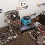 LOTE 313 - 01 PLACA DE VÍDEO, 03 PLACAS MÃES, 02 FONTES E 01COOLER. (NO ESTADO) ATENÇÃO! FAZER A VISITAÇÃO ANTES DE ARREMATAR, NÃO SABEMOS SE FUNCIONA. LEILÃO NÃO TEM GARANTIA E NEM DEVOLUÇÃO, SUJEITO A POSSÍVEIS AVARIAS VISÍVEIS/OCULTAS E/OU AUSÊNCIA DE COMPONENTES.
