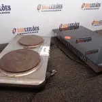 LOTE 464 - 02 FOGÕES ELÉTRICOS SENDO 01 DE INDUÇÃO COM AVARIAS. (NO ESTADO) ATENÇÃO! FAZER A VISITAÇÃO ANTES DE ARREMATAR, NÃO SABEMOS SE FUNCIONA. LEILÃO NÃO TEM GARANTIA E NEM DEVOLUÇÃO, SUJEITO A POSSÍVEIS AVARIAS VISÍVEIS/OCULTAS E/OU AUSÊNCIA DE COMPONENTES.