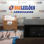 LOTE 332 - 01 RACK 5U DE PAREDE MARCA ÔNIX E 01 CAIXA COM GRANDE QUANTIDADE DE ADAPTADORES VGA. (NO ESTADO) ATENÇÃO! FAZER A VISITAÇÃO ANTES DE ARREMATAR, NÃO SABEMOS SE FUNCIONA. LEILÃO NÃO TEM GARANTIA E NEM DEVOLUÇÃO, SUJEITO A POSSÍVEIS AVARIAS VISÍVEIS/OCULTAS E/OU AUSÊNCIA DE COMPONENTES.