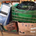LOTE 279 - 04 CPUS E GRANDE QUANTIDADE CABOS DIVERSOS. (NO ESTADO) ATENÇÃO! FAZER A VISITAÇÃO ANTES DE ARREMATAR, NÃO SABEMOS SE FUNCIONA. LEILÃO NÃO TEM GARANTIA E NEM DEVOLUÇÃO, SUJEITO A POSSÍVEIS AVARIAS VISÍVEIS/OCULTAS E/OU AUSÊNCIA DE COMPONENTES.