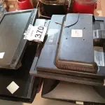LOTE 370 - 08 MONITORES LCD MARCAS E MODELOS DIVERSOS PARA A RETIRADA DE PEÇAS. (NO ESTADO) ATENÇÃO! FAZER A VISITAÇÃO ANTES DE ARREMATAR, NÃO SABEMOS SE FUNCIONA. LEILÃO NÃO TEM GARANTIA E NEM DEVOLUÇÃO, SUJEITO A POSSÍVEIS AVARIAS VISÍVEIS/OCULTAS E/OU AUSÊNCIA DE COMPONENTES