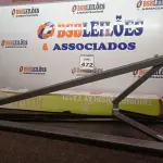 LOTE 472 - 01 TRIPÉ PARA SEGURAR MESA DE PROJEÇÃO. (NO ESTADO) ATENÇÃO! FAZER A VISITAÇÃO ANTES DE ARREMATAR, NÃO SABEMOS SE FUNCIONA. LEILÃO NÃO TEM GARANTIA E NEM DEVOLUÇÃO, SUJEITO A POSSÍVEIS AVARIAS VISÍVEIS/OCULTAS E/OU AUSÊNCIA DE COMPONENTES.