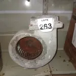 LOTE 263 - 01 CENTRIFUGA BLOWER COM MOTOR ELÉTRICO. (NO ESTADO) ATENÇÃO! FAZER A VISITAÇÃO ANTES DE ARREMATAR, NÃO SABEMOS SE FUNCIONA. LEILÃO NÃO TEM GARANTIA E NEM DEVOLUÇÃO, SUJEITO A POSSÍVEIS AVARIAS VISÍVEIS/OCULTAS E/OU AUSÊNCIA DE COMPONENTES.