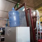 LOTE 458 - 01 CAMA DOBRÁVEL, 01 TÁBUA DE PASSAR, 03 QUADROS, 01 ARMÁRIO BAIXO 02 PORTAS E 01 GALÃO. (NO ESTADO) ATENÇÃO! FAZER A VISITAÇÃO ANTES DE ARREMATAR, NÃO SABEMOS SE FUNCIONA. LEILÃO NÃO TEM GARANTIA E NEM DEVOLUÇÃO, SUJEITO A POSSÍVEIS AVARIAS VISÍVEIS/OCULTAS E/OU AUSÊNCIA DE COMPONENTES.