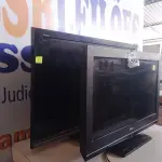 LOTE 460 - 02 TVS SENDO UMA DE 40” POLEGADAS E 32”, MARCAS PHILCO E SONY PARA A RETIRADA DE PEÇAS. (NO ESTADO) ATENÇÃO! FAZER A VISITAÇÃO ANTES DE ARREMATAR, NÃO SABEMOS SE FUNCIONA. LEILÃO NÃO TEM GARANTIA E NEM DEVOLUÇÃO, SUJEITO A POSSÍVEIS AVARIAS VISÍVEIS/OCULTAS E/OU AUSÊNCIA DE COMPONENTES.