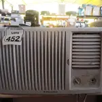 LOTE 452 - 01 AR CONDICIONADO MARCA ELECTROLUX. (NO ESTADO) ATENÇÃO! FAZER A VISITAÇÃO ANTES DE ARREMATAR, NÃO SABEMOS SE FUNCIONA. LEILÃO NÃO TEM GARANTIA E NEM DEVOLUÇÃO, SUJEITO A POSSÍVEIS AVARIAS VISÍVEIS/OCULTAS E/OU AUSÊNCIA DE COMPONENTES.