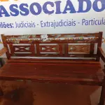 LOTE 414 - 01 CONJUNTO DE SOFÁ PARA JARDIM EM MADEIRA COM 3 PEÇAS (NO ESTADO) ATENÇÃO! FAZER A VISITAÇÃO ANTES DE ARREMATAR, NÃO SABEMOS SE FUNCIONA. LEILÃO NÃO TEM GARANTIA E NEM DEVOLUÇÃO, SUJEITO A POSSÍVEIS AVARIAS VISÍVEIS/OCULTAS E/OU AUSÊNCIA DE COMPONENTES.