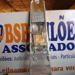 LOTE 285 - 01 ESCADA ALUMINIO 05 DEGRAUS MAESTRO. (NO ESTADO) ATENÇÃO! FAZER A VISITAÇÃO ANTES DE ARREMATAR, NÃO SABEMOS SE FUNCIONA. LEILÃO NÃO TEM GARANTIA E NEM DEVOLUÇÃO, SUJEITO A POSSÍVEIS AVARIAS VISÍVEIS/OCULTAS E/OU AUSÊNCIA DE COMPONENTES.
