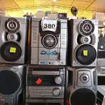 LOTE 380 - 02 APARELHOS DE SOM MARCA AIWA E SONY. (NO ESTADO) ATENÇÃO! FAZER A VISITAÇÃO ANTES DE ARREMATAR, NÃO SABEMOS SE FUNCIONA. LEILÃO NÃO TEM GARANTIA E NEM DEVOLUÇÃO, SUJEITO A POSSÍVEIS AVARIAS VISÍVEIS/OCULTAS E/OU AUSÊNCIA DE COMPONENTES.