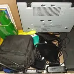 LOTE 259 - 02 SUCATAS DVRS E ELETRÔNICOS DIVERSOS. (NO ESTADO) ATENÇÃO! FAZER A VISITAÇÃO ANTES DE ARREMATAR, NÃO SABEMOS SE FUNCIONA. LEILÃO NÃO TEM GARANTIA E NEM DEVOLUÇÃO, SUJEITO A POSSÍVEIS AVARIAS VISÍVEIS/OCULTAS E/OU AUSÊNCIA DE COMPONENTES.