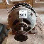 LOTE 501 - 01 MOTOR ELÉTRICO TRIFÁSICO 20 CV. (NO ESTADO) ATENÇÃO! FAZER A VISITAÇÃO ANTES DE ARREMATAR, NÃO SABEMOS SE FUNCIONA. LEILÃO NÃO TEM GARANTIA E NEM DEVOLUÇÃO, SUJEITO A POSSÍVEIS AVARIAS VISÍVEIS/OCULTAS E/OU AUSÊNCIA DE COMPONENTES.