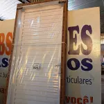 LOTE 525 - 01 PORTA VEN APD BRANCA 085X215 ESQ REQ12 - HAIALA NOVO. (NO ESTADO) ATENÇÃO! FAZER A VISITAÇÃO ANTES DE ARREMATAR, NÃO SABEMOS SE FUNCIONA. LEILÃO NÃO TEM GARANTIA E NEM DEVOLUÇÃO, SUJEITO A POSSÍVEIS AVARIAS VISÍVEIS/OCULTAS E/OU AUSÊNCIA DE COMPONENTES.