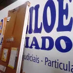 LOTE 450 - 01 JANELA MAXIM-AR PLENNA VERT 060X118 S/G BRANCO HAIALA NOVO. (NO ESTADO) ATENÇÃO! FAZER A VISITAÇÃO ANTES DE ARREMATAR, NÃO SABEMOS SE FUNCIONA. LEILÃO NÃO TEM GARANTIA E NEM DEVOLUÇÃO, SUJEITO A POSSÍVEIS AVARIAS VISÍVEIS/OCULTAS E/OU AUSÊNCIA DE COMPONENTES.