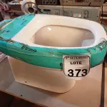 LOTE 373 - 01 VASO COR BRANCA MARCA DECA. (NO ESTADO) ATENÇÃO! FAZER A VISITAÇÃO ANTES DE ARREMATAR, NÃO SABEMOS SE FUNCIONA. LEILÃO NÃO TEM GARANTIA E NEM DEVOLUÇÃO, SUJEITO A POSSÍVEIS AVARIAS VISÍVEIS/OCULTAS E/OU AUSÊNCIA DE COMPONENTES.