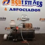 LOTE 223 - 01 MOTOR DE INDUÇÃO MONOFÁSICO DE GAIOLA. (NO ESTADO) ATENÇÃO! FAZER A VISITAÇÃO ANTES DE ARREMATAR, NÃO SABEMOS SE FUNCIONA. LEILÃO NÃO TEM GARANTIA E NEM DEVOLUÇÃO, SUJEITO A POSSÍVEIS AVARIAS VISÍVEIS/OCULTAS E/OU AUSÊNCIA DE COMPONENTES.