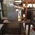 LOTE 254 - 05 TELAS MOEDAS TAMANHOS DIVERSOS, 02 RODOS E 01 DUTO DE ZINCO. (NO ESTADO) ATENÇÃO! FAZER A VISITAÇÃO ANTES DE ARREMATAR, NÃO SABEMOS SE FUNCIONA. LEILÃO NÃO TEM GARANTIA E NEM DEVOLUÇÃO, SUJEITO A POSSÍVEIS AVARIAS VISÍVEIS/OCULTAS E/OU AUSÊNCIA DE COMPONENTES.