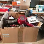 LOTE 369 - 01 LOTE COM DIVERSOS UTENSÍLIOS PARA BELEZA. (NO ESTADO) ATENÇÃO! FAZER A VISITAÇÃO ANTES DE ARREMATAR, NÃO SABEMOS SE FUNCIONA. LEILÃO NÃO TEM GARANTIA E NEM DEVOLUÇÃO, SUJEITO A POSSÍVEIS AVARIAS VISÍVEIS/OCULTAS E/OU AUSÊNCIA DE COMPONENTES.