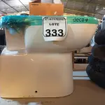 LOTE 333 - 01 VASO COR BRANCA MARCA DECA. (NO ESTADO) ATENÇÃO! FAZER A VISITAÇÃO ANTES DE ARREMATAR, NÃO SABEMOS SE FUNCIONA. LEILÃO NÃO TEM GARANTIA E NEM DEVOLUÇÃO, SUJEITO A POSSÍVEIS AVARIAS VISÍVEIS/OCULTAS E/OU AUSÊNCIA DE COMPONENTES.