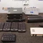 LOTE 489 - 01 LOTE COM DIVERSOS PARELHOS ELETRÔNICOS. (NO ESTADO) ATENÇÃO! FAZER A VISITAÇÃO ANTES DE ARREMATAR, NÃO SABEMOS SE FUNCIONA. LEILÃO NÃO TEM GARANTIA E NEM DEVOLUÇÃO, SUJEITO A POSSÍVEIS AVARIAS VISÍVEIS/OCULTAS E/OU AUSÊNCIA DE COMPONENTES.