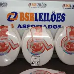 LOTE 257 - 04 ASSENTOS SAN ESP C/TAMPA P/CADEIRA BANHO DURIN. (NO ESTADO) ATENÇÃO! FAZER A VISITAÇÃO ANTES DE ARREMATAR, NÃO SABEMOS SE FUNCIONA. LEILÃO NÃO TEM GARANTIA E NEM DEVOLUÇÃO, SUJEITO A POSSÍVEIS AVARIAS VISÍVEIS/OCULTAS E/OU AUSÊNCIA DE COMPONENTES.