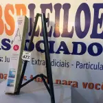 LOTE 477 - 01 TRIPÉ PARA SEGURAR MESA DE PROJEÇÃO. (NO ESTADO) ATENÇÃO! FAZER A VISITAÇÃO ANTES DE ARREMATAR, NÃO SABEMOS SE FUNCIONA. LEILÃO NÃO TEM GARANTIA E NEM DEVOLUÇÃO, SUJEITO A POSSÍVEIS AVARIAS VISÍVEIS/OCULTAS E/OU AUSÊNCIA DE COMPONENTES.