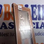 LOTE 448 - 01 JANELA MAXIM-AR PLENNA HORI 098X050 S/G BRANCO HAIALA NOVO. (NO ESTADO) ATENÇÃO! FAZER A VISITAÇÃO ANTES DE ARREMATAR, NÃO SABEMOS SE FUNCIONA. LEILÃO NÃO TEM GARANTIA E NEM DEVOLUÇÃO, SUJEITO A POSSÍVEIS AVARIAS VISÍVEIS/OCULTAS E/OU AUSÊNCIA DE COMPONENTES.