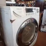 LOTE 403 - 01 MÁQUINA DE LAVAR ELECTROLUX PARA A RETIRADA DE PEÇAS. (NO ESTADO) ATENÇÃO! FAZER A VISITAÇÃO ANTES DE ARREMATAR, NÃO SABEMOS SE FUNCIONA. LEILÃO NÃO TEM GARANTIA E NEM DEVOLUÇÃO, SUJEITO A POSSÍVEIS AVARIAS VISÍVEIS/OCULTAS E/OU AUSÊNCIA DE COMPONENTES.