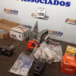 LOTE 169 - 01 LOTE COM DIVERSOS FILTROS DE ÓLEOS P/ VEÍCULOS, 01 FONTE ESTABILIZADORA 12V, PEÇAS P/ MOTOR ELÉTRICO E 01 CAIXA DE PARAFUSO. (NO ESTADO) ATENÇÃO! FAZER A VISITAÇÃO ANTES DE ARREMATAR, NÃO SABEMOS SE FUNCIONA. LEILÃO NÃO TEM GARANTIA E NEM DEVOLUÇÃO, SUJEITO A POSSÍVEIS AVARIAS VISÍVEIS/OCULTAS E/OU AUSÊNCIA DE COMPONENTES.