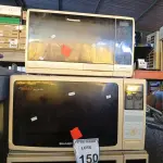 LOTE 150 - 03 MICRO-ONDAS MARCAS E MODELOS DIVERSOS, SENDO 01 SEM PRATO. (NO ESTADO) ATENÇÃO! FAZER A VISITAÇÃO ANTES DE ARREMATAR, NÃO SABEMOS SE FUNCIONA. LEILÃO NÃO TEM GARANTIA E NEM DEVOLUÇÃO, SUJEITO A POSSÍVEIS AVARIAS VISÍVEIS/OCULTAS E/OU AUSÊNCIA DE COMPONENTES.
