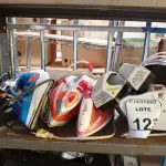 LOTE 123 - 01 LOTE COM DIVERSOS FERROS DE PASSAR ROUPAS COM AVARIAS. (NO ESTADO) ATENÇÃO! FAZER A VISITAÇÃO ANTES DE ARREMATAR, NÃO SABEMOS SE FUNCIONA. LEILÃO NÃO TEM GARANTIA E NEM DEVOLUÇÃO, SUJEITO A POSSÍVEIS AVARIAS VISÍVEIS/OCULTAS E/OU AUSÊNCIA DE COMPONENTES.