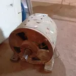 LOTE 566 - 01 MOTOR ELÉTRICO ANTIGO. (NO ESTADO) ATENÇÃO! FAZER A VISITAÇÃO ANTES DE ARREMATAR, NÃO SABEMOS SE FUNCIONA. LEILÃO NÃO TEM GARANTIA E NEM DEVOLUÇÃO, SUJEITO A POSSÍVEIS AVARIAS VISÍVEIS/OCULTAS E/OU AUSÊNCIA DE COMPONENTES.