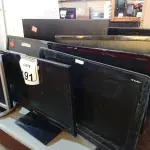 LOTE 191 - 10 MONITORES MARCAS E MODELOS DIVERSOS P/ RETIRADAS DE PEÇAS. (NO ESTADO) ATENÇÃO! FAZER A VISITAÇÃO ANTES DE ARREMATAR, NÃO SABEMOS SE FUNCIONA. LEILÃO NÃO TEM GARANTIA E NEM DEVOLUÇÃO, SUJEITO A POSSÍVEIS AVARIAS VISÍVEIS/OCULTAS E/OU AUSÊNCIA DE COMPONENTES.