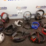 LOTE 012 - 01 LOTE COM DIVERSOS FONES DE OUVIDOS. (NO ESTADO) ATENÇÃO! FAZER A VISITAÇÃO ANTES DE ARREMATAR, NÃO SABEMOS SE FUNCIONA. LEILÃO NÃO TEM GARANTIA E NEM DEVOLUÇÃO, SUJEITO A POSSÍVEIS AVARIAS VISÍVEIS/OCULTAS E/OU AUSÊNCIA DE COMPONENTES.